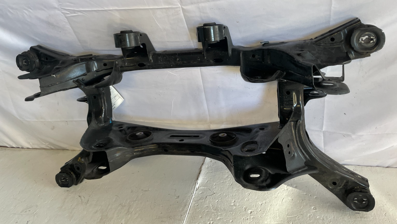 Load image into Gallery viewer, 2022-2025 HYUNDAI TUCSON REAR SUSPENSION SUBFRAME CROSSMEMBER CRADLE 2.5L 105988
