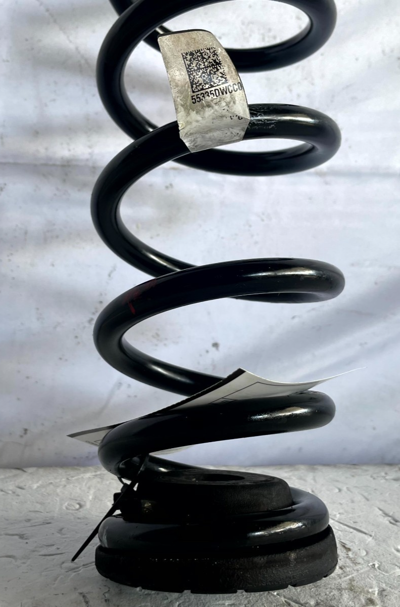 Load image into Gallery viewer, 2023 - 2025 KIA SPORTAGE FWD REAR LEFT OR RIGHT SUSPENSION COIL SPRING # 106648
