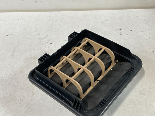 18-23 KIA STINGER REAR LH OR RH QUARTER PANEL PRESSURE AIR VENT GRILL
