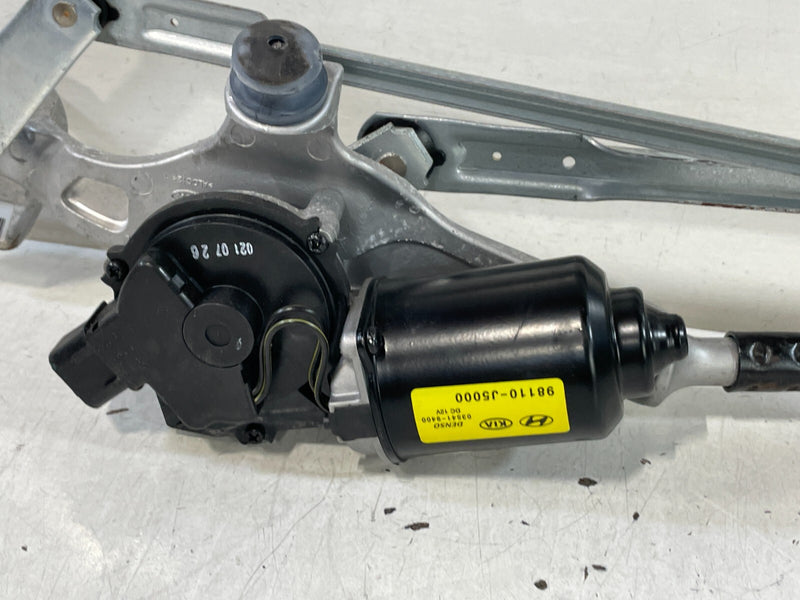 Load image into Gallery viewer, 18-23 KIA STINGER FRONT WINDSHIELD WIPER TRANSMISSION LINKAGE W/ MOTOR # 99735
