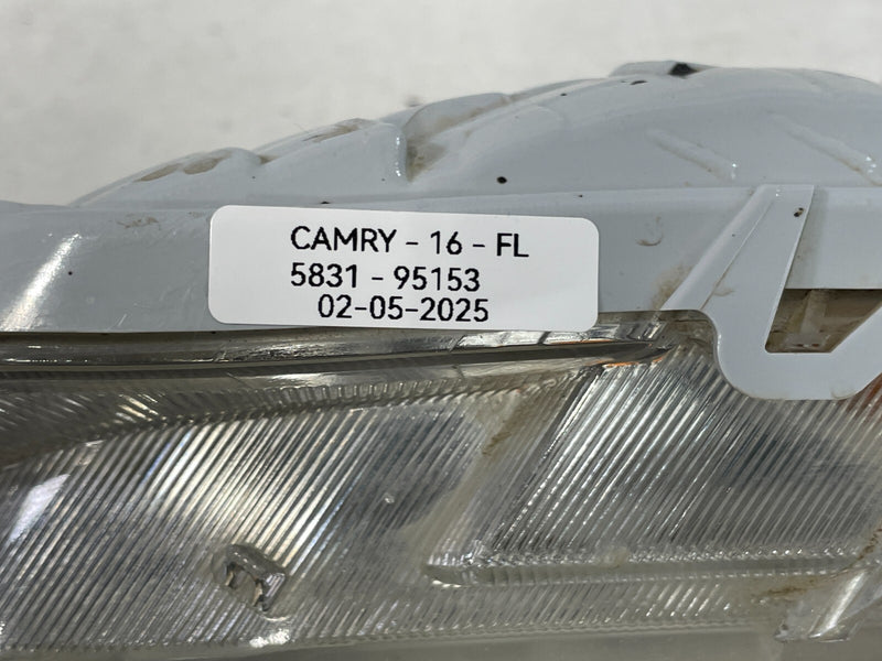Load image into Gallery viewer, TOYOTA CAMRY LEFT DRIVER SIDE TURN SIGNAL DRL DAYTIME RUNNING LIGHT LAMP # 95153
