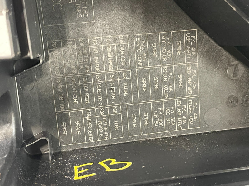 Load image into Gallery viewer, 2019 - 2021 INFINITI QX50 ENGINE FUSE RELAY JUNCTION BOX LID COVER 2.0L # 98810
