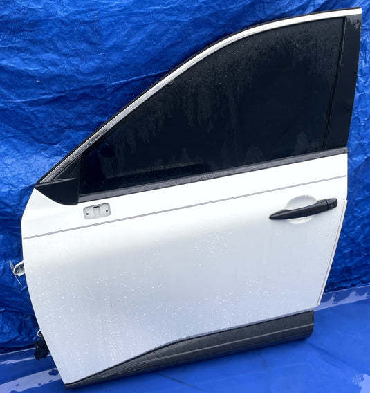 NISSAN ROGUE FRONT LEFT DRIVER SIDE DOOR ASSEMBLY WHITE (QAK) 2021-2025