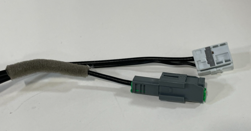 Load image into Gallery viewer, 2023-2025 HR-V TOP ROOF SATELLITE SHARK FIN RADIO ANTENNA WHITE (NH883P) #101679
