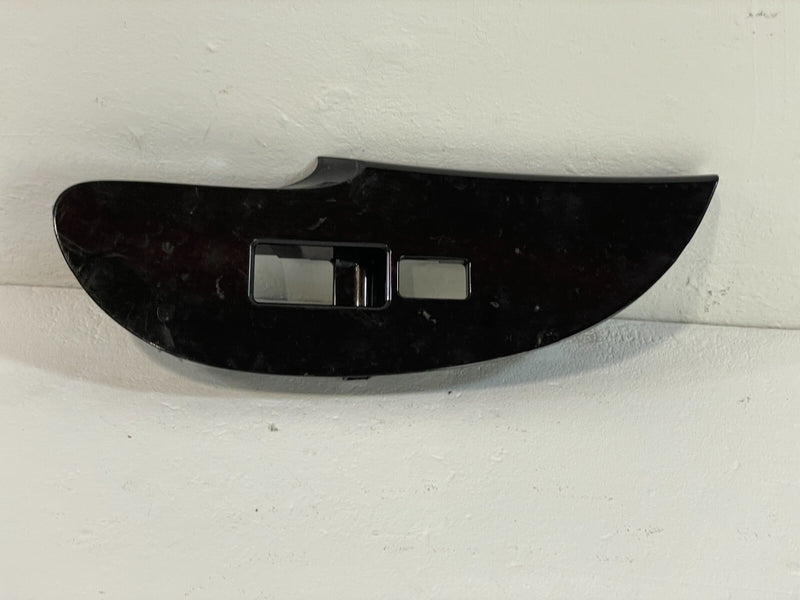 Load image into Gallery viewer, 13-17 INFINITI EX37 QX50 FRONT RIGHT PASSENGER DOOR WINDOW SWITCH BEZEL # 86303
