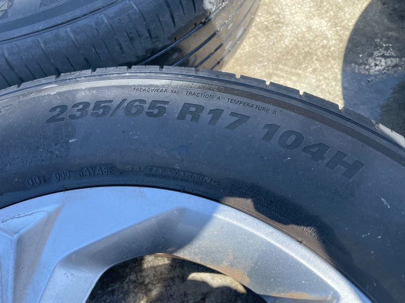 Load image into Gallery viewer, HYUNDAI TUCSON 17x7 5 SPOKE ALLOY WHEEL W/TIRE (SET#4) 2022-2024 # ML7-WH1329
