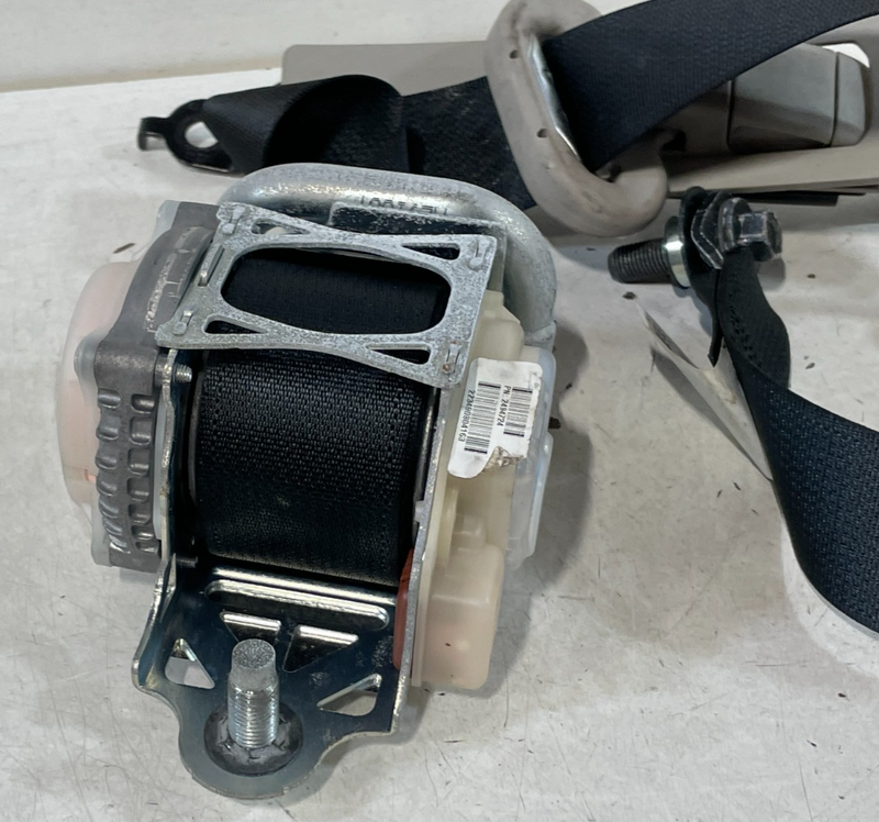 Load image into Gallery viewer, 2016 - 2021 HONDA CIVIC FRONT RIGHT PASSENGER SIDE SEAT BELT RETRACTOR # 99520
