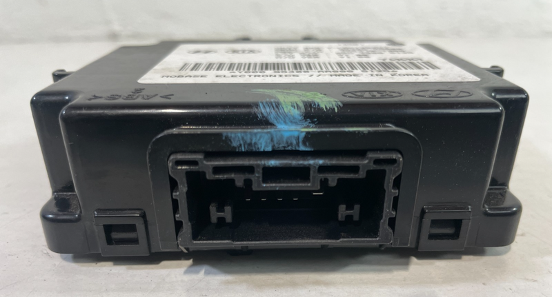 Load image into Gallery viewer, 2021 - 2024 HYUNDAI ELANTRA SE SEDAN LDC CONTROL MODULE 95300-AA000 # 104641
