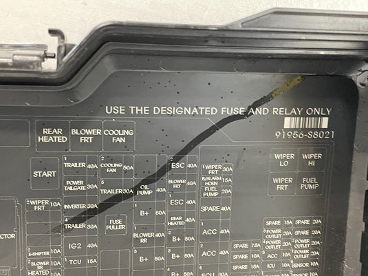 2020 - 2022 HYUNDAI PALISADE ENGINE FUSE BOX RELAY MODULE UPPER COVER