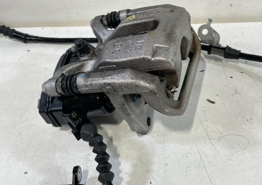 2023-25 Honda HR-V REAR LEFT DRIVER SIDE DISC BRAKE CALIPER W/ ABS SENSOR
