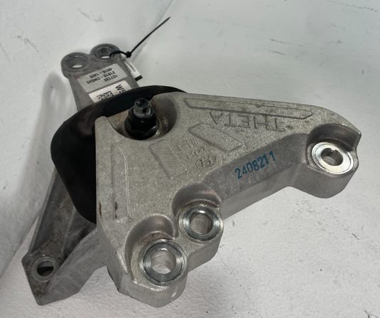2025 HYUNDAI TUCSON FRONT RIGHT PASSENGER SIDE ENGINE MOUNT BRACKET