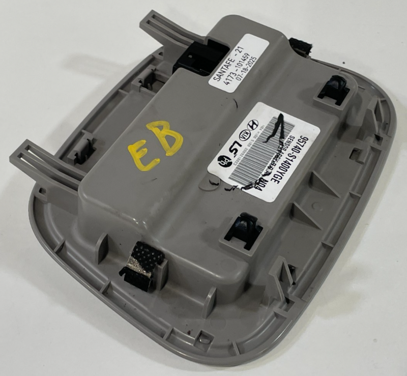 Load image into Gallery viewer, 19-23 HYUNDAI SANTA FE INTERIOR FRONT RIGHT ROOF OCCUPANT ALERT SENSOR # 101459

