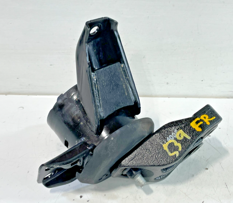 Load image into Gallery viewer, 2020-2025 HYUNDAI PALISADE FRONT RIGHT SIDE ENGINE MOUNT SUPPORT BRACKET #103619
