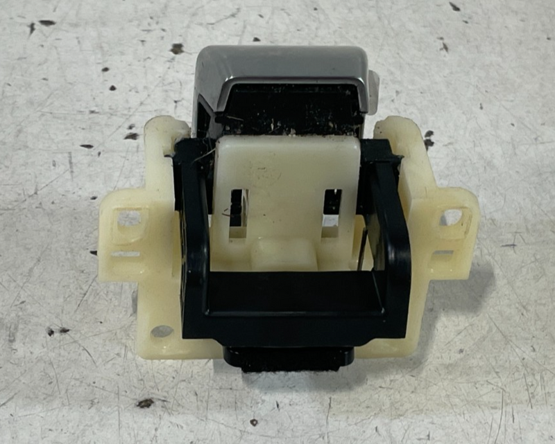 Load image into Gallery viewer, 23-25 HONDA HR-V CENTER CONSOLE ARMREST LID COVER LATCH LOCK 834173W0A01 #100691
