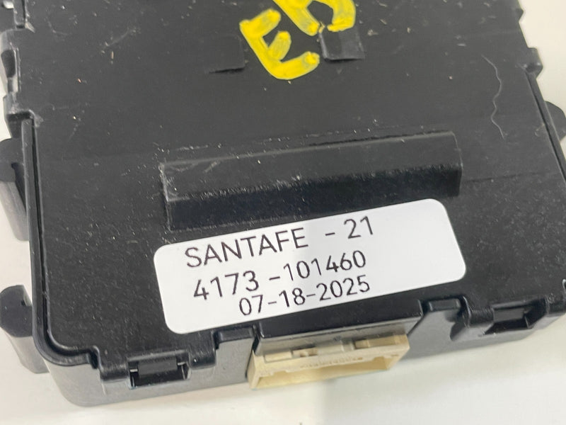 Load image into Gallery viewer, 21-23 HYUNDAI SANTA FE THEFT LOCKING KEYLESS ENTRY CONTROL MODULE UNIT # 101460
