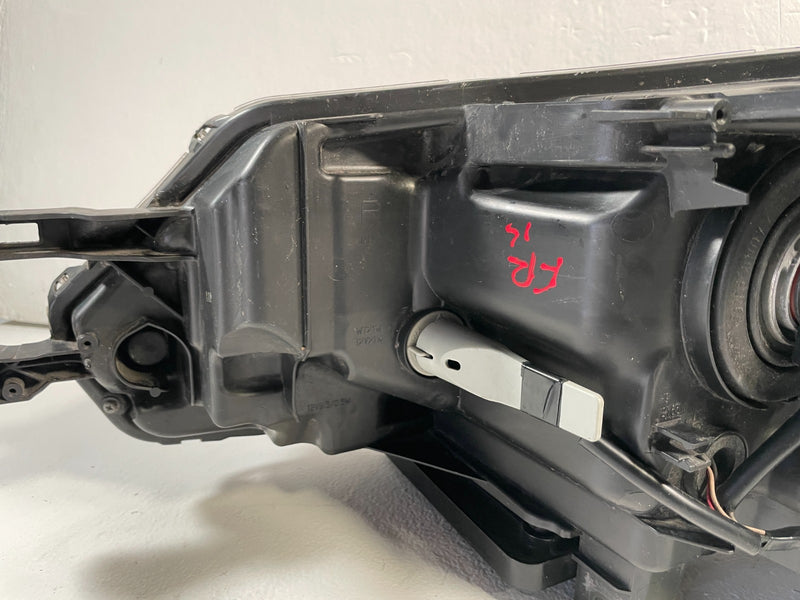 Load image into Gallery viewer, 2020-2023 NISSAN ROGUE SPORT QASHQAI RIGHT HALOGEN HEADLIGHT HEADLAMP # 106228

