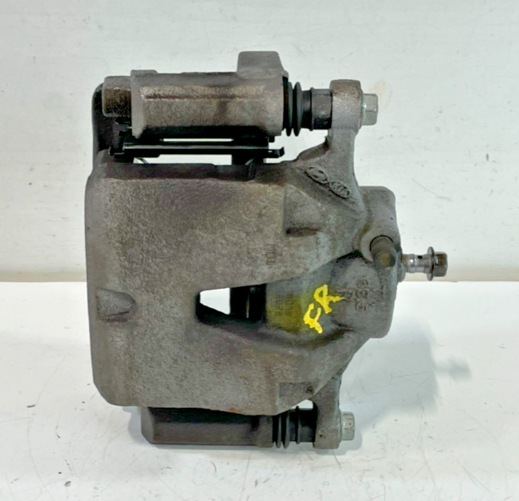 Load image into Gallery viewer, 2019-2020 HYUNDAI SANTA FE FRONT RIGHT DISC BRAKE CALIPER W/O BRAKE PADS #102967
