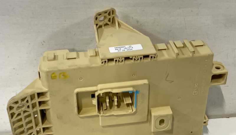 Load image into Gallery viewer, 2021-2023 HYUNDAI SANTA FE CABIN JUNCTION FUSE RELAY BOX 91905-S2050 # 101912
