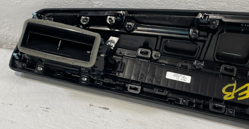 Load image into Gallery viewer, 2023-2025 HONDA HR-V LX DASH RIGHT TRIM MOLDING PANEL 77252-3W0-A01ZA # 100759
