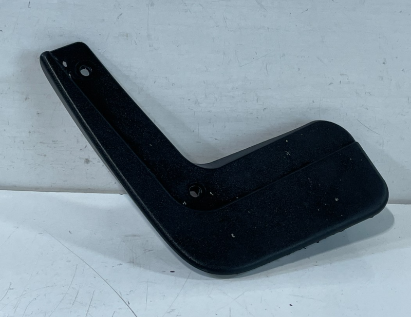 Load image into Gallery viewer, 20-25 HYUNDAI PALISADE FRONT RIGHT PASSENGER SIDE MUD SPLASH FLAP GUARD # 102335
