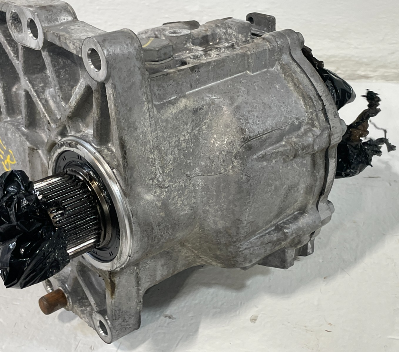 Load image into Gallery viewer, 20-23 HYUNDAI PALISADE AWD AUTOMATIC TRANSMISSION TRANSFER CASE ASSEMBLY #100891
