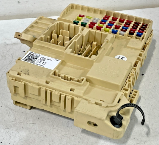 2021 - 2023 HYUNDAI ELANTRA FUSE RELAY CABIN JUNCTION BOX 91950-AB050