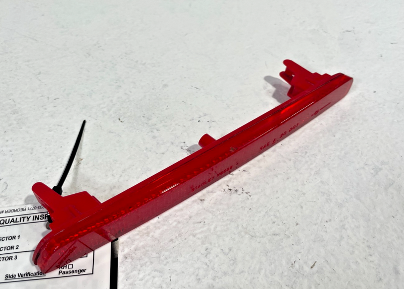 Load image into Gallery viewer, 23-25 HONDA HR-V CR-V REAR LEFT DRIVER BUMPER REFLECTOR MARKER LIGHT # 105438
