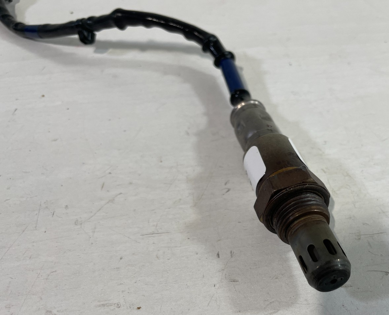 Load image into Gallery viewer, 20-25 HYUNDAI PALISADE REAR LEFT LOWER EXHAUST LAMBDA O2 SENSOR 3.8L # 104168
