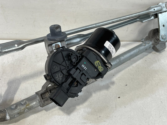 19-24 GENESIS G70 FRONT WINDSHIELD WIPER TRANSMISSION LINKAGE W/ MOTOR