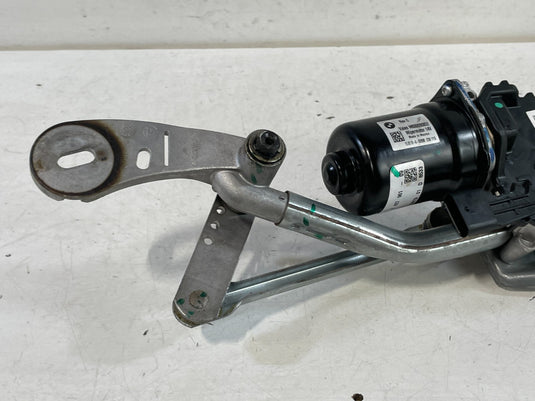 19-24 BMW 330i 330e FRONT WINDSHIELD WIPER TRANSMISSION LINKAGE W/ MOTOR