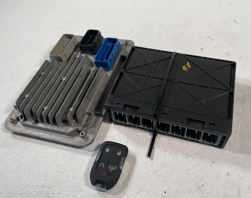 Load image into Gallery viewer, 2019 CHEVROLET SILVERADO 1500 ENGINE &amp; BODY CONTROL MODULE W/ KEY FOB # 106132
