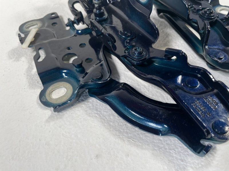 Load image into Gallery viewer, 19-25 BMW G82 M4 M440i 330i FRONT LH &amp; RH HOOD BONNET HINGE PAIR BLUE # 105611
