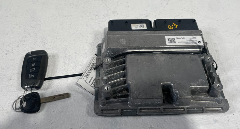 Load image into Gallery viewer, 2021 - 2023 HYUNDAI ELANTRA ENGINE CONTROL MODULE ECM W/ KEY FOB # 105389
