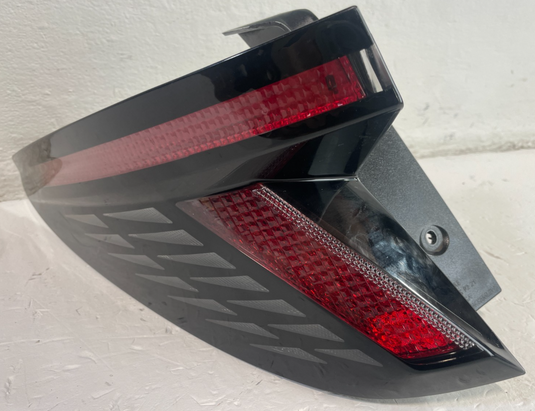 22-25 HYUNDAI TUCSON REAR LEFT DRIVER SIDE OUTER TAILLIGHT LIGHT LAMP