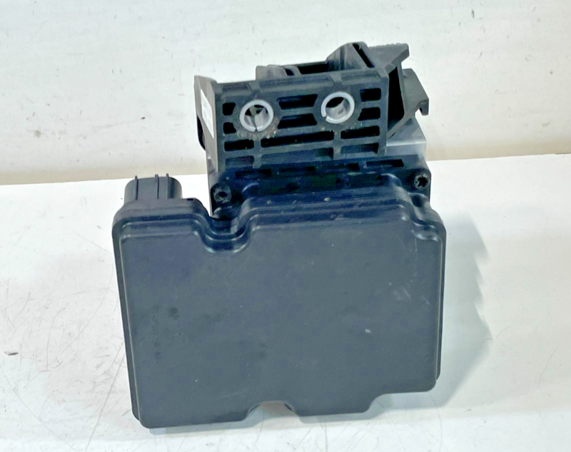 Load image into Gallery viewer, 2020-2022 HYUNDAI PALISADE ANTI LOCK ABS BRAKE PUMP CONTROL MODULE UNIT # 102235

