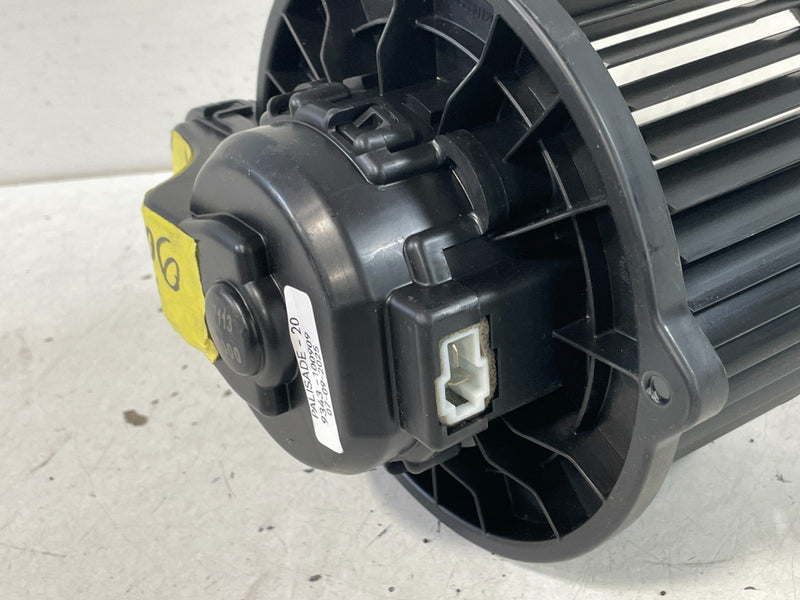 Load image into Gallery viewer, 2020-2022 HYUNDAI PALISADE FRONT DASH AC A/C HEATER BLOWER W/ FAN MOTOR # 100909

