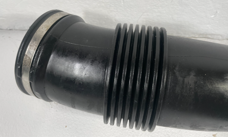 Load image into Gallery viewer, 2021-25 BMW G82 M4 M3 M2 FRONT RIGHT ENGINE AIR INTAKE FILTER HOSE PIPE # 105726
