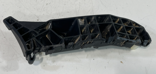 19-20 HYUNDAI SANTA FE FRONT LEFT PASSENGER SIDE BUMPER RETAINER BRACKET