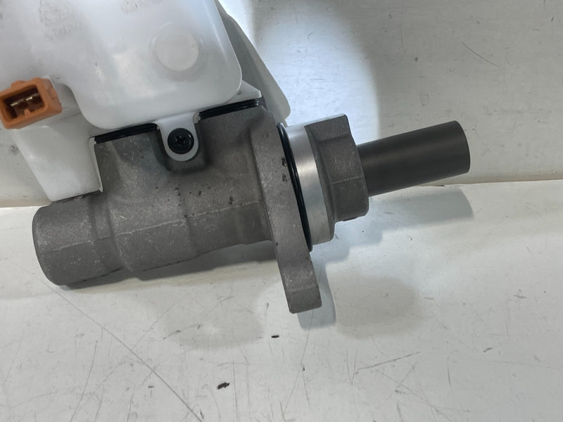 Load image into Gallery viewer, 2020 - 2025 HYUNDAI PALISADE BRAKE BOOSTER MASTER CYLINDER W/ RESERVOIR # 103592
