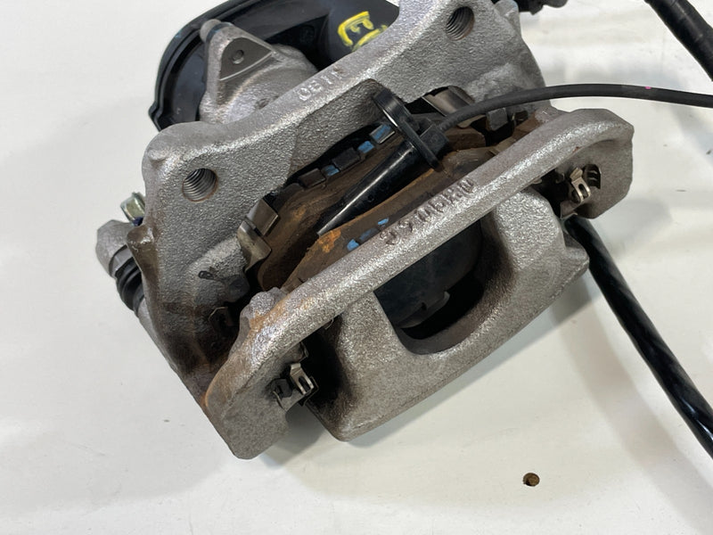 Load image into Gallery viewer, 23-26 HONDA HR-V REAR LEFT DRIVER SIDE DISC BRAKE CALIPER W/ ABS SENSOR # 101714
