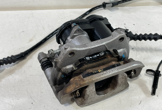 2023-25 Honda HR-V REAR LEFT DRIVER SIDE DISC BRAKE CALIPER W/ ABS SENSOR