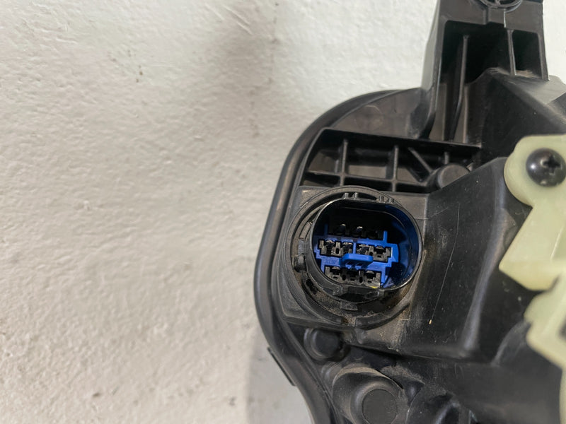 Load image into Gallery viewer, 2022-2024 HYUNDAI TUCSON FRONT LEFT SIDE LED HEADLIGHT HEADLAMP # IG19-HDU1114
