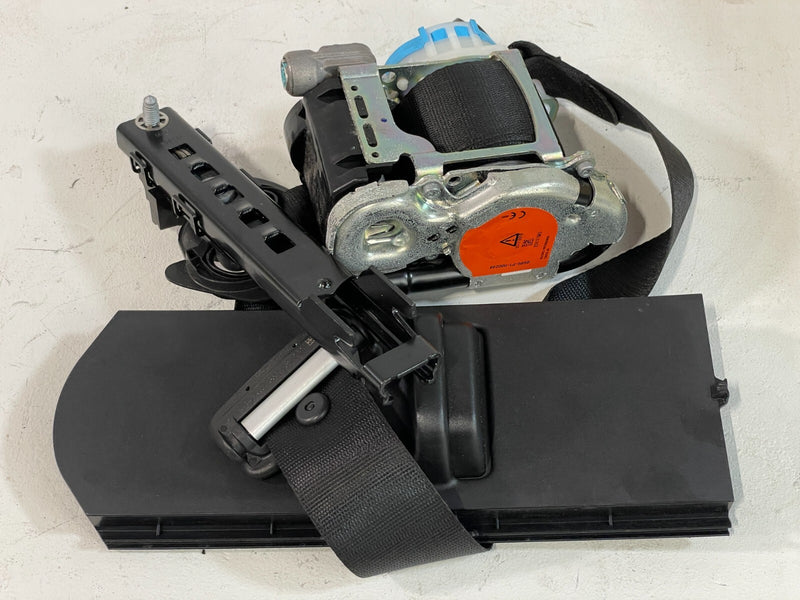 Load image into Gallery viewer, ⭐⭐ 2017 - 2019 INFINITI QX30 FRONT RIGHT PASSENGER SIDE SEAT BELT BLACK ⭐⭐
