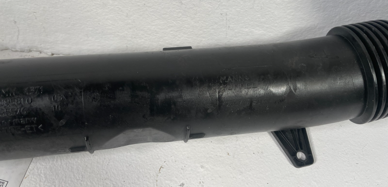 Load image into Gallery viewer, 2021-25 BMW G82 M4 M3 M2 FRONT RIGHT ENGINE AIR INTAKE FILTER HOSE PIPE # 105726
