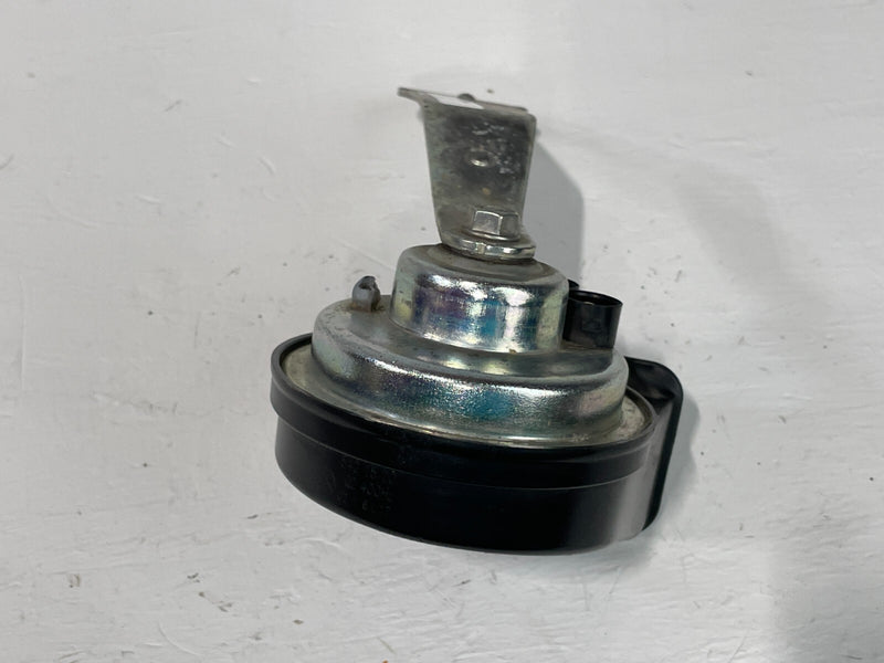 Load image into Gallery viewer, 2017-2019 INFINITI QX30 LOW PITCH TONE HORN SIGNAL ALARM W/ BRACKET OEM # 88143
