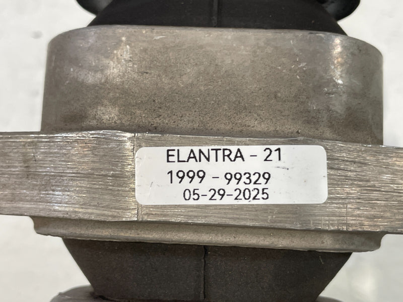 Load image into Gallery viewer, HYUNDAI ELANTRA KONA VELOSTER ENGINE MOTOR MOUNT TORQUE ARM ROLL ROD 2.0L #99329
