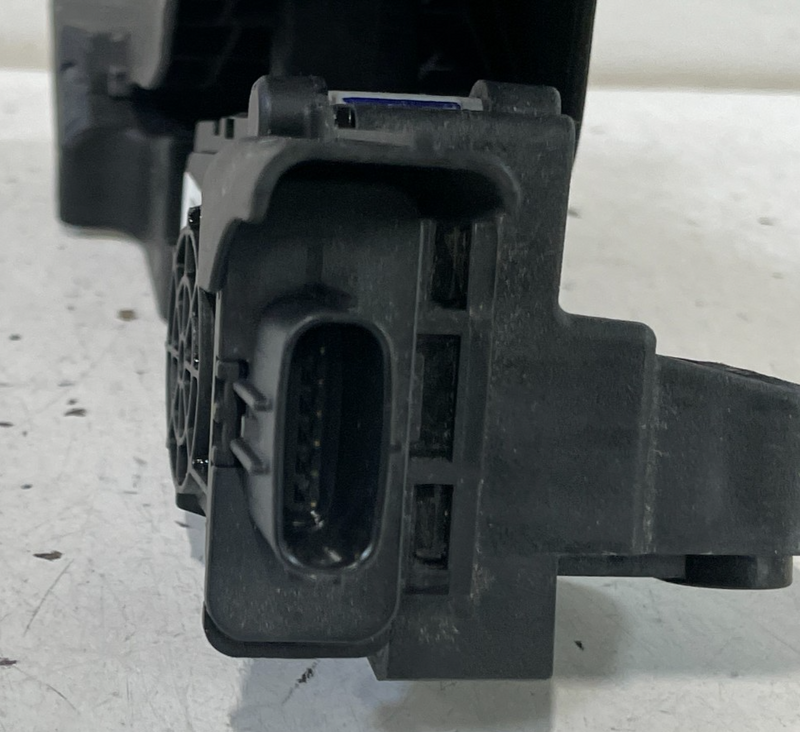 Load image into Gallery viewer, HYUNDAI PALISADE SANTA FE GAS PEDAL ACCELERATOR THROTTLE TRAVEL SENSOR # 100845
