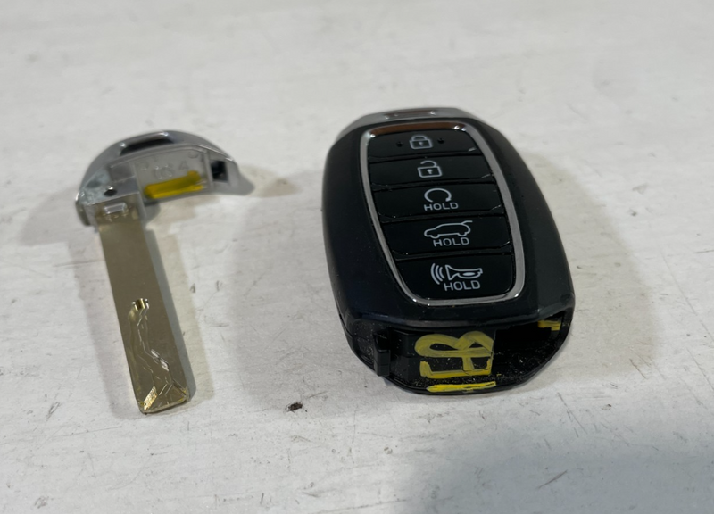 Load image into Gallery viewer, 20-22 HYUNDAI PALISADE ENGINE &amp; BODY CONTROL MODULE ECM BCM W/ KEY FOB # 104718
