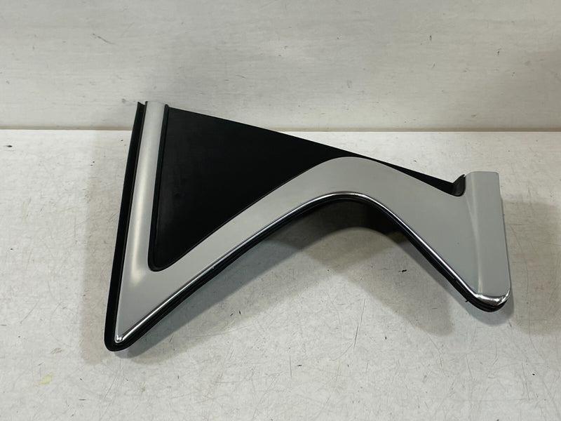 Load image into Gallery viewer, 2017-2019 INFINITI QX30 REAR RIGHT SIDE FENDER CORNER QUARTER PANEL TRIM # 95287
