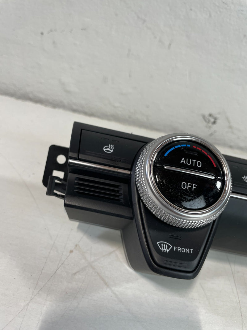 Load image into Gallery viewer, 22-23 GENESIS G70 FRONT DUAL ZONE A/C TEMPERATURE CLIMATE CONTROL PANEL # 104286
